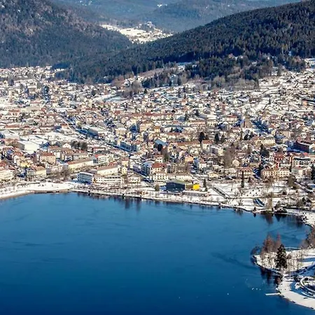 Maison Spacieuse Pres De Avec Vue Sur Le *