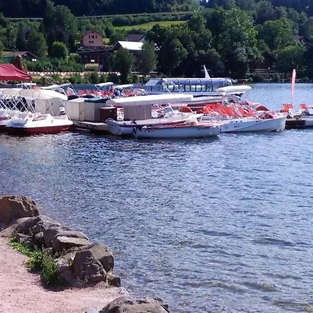Maison Spacieuse Pres De Avec Vue Sur Le *