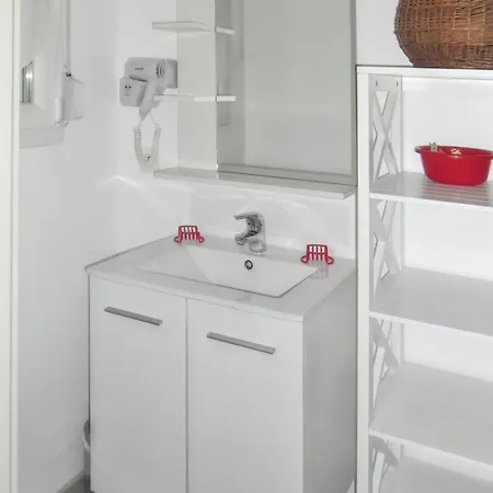 Дом отдыха Maison Spacieuse Pres De Avec Vue Sur Le Жерарме